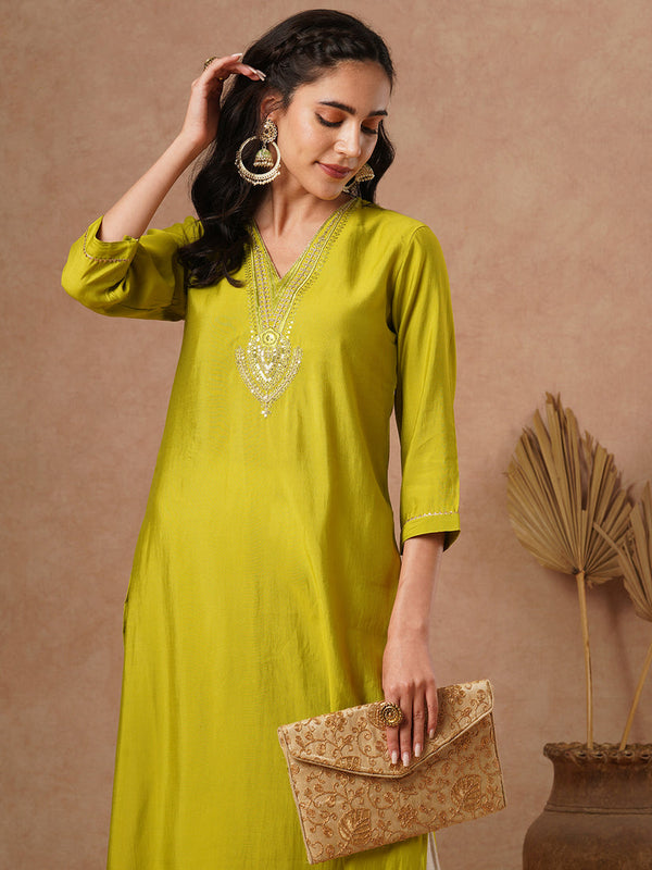 Zari Embroidered Straight Kurta