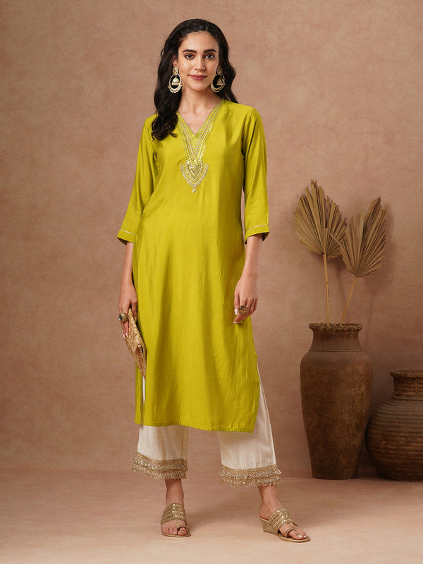 Zari Embroidered Straight Kurta